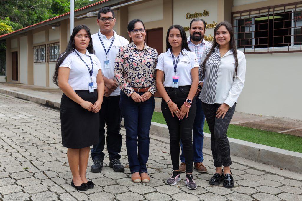 Asociación Benéfica Femenina Árabe -18