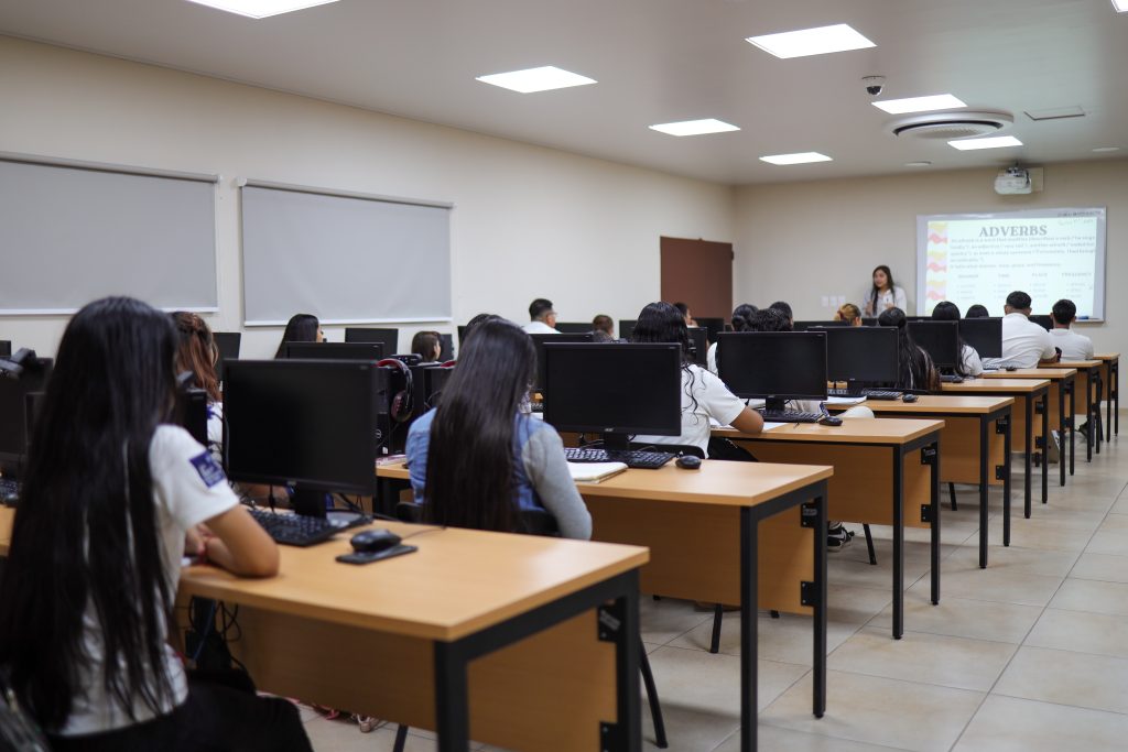 Asociación Benéfica Femenina Árabe -4