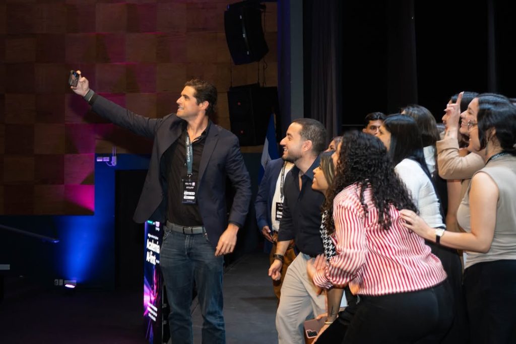 SaveClip.App_558822300_1225537779620210_8869634540111133381_n (1)