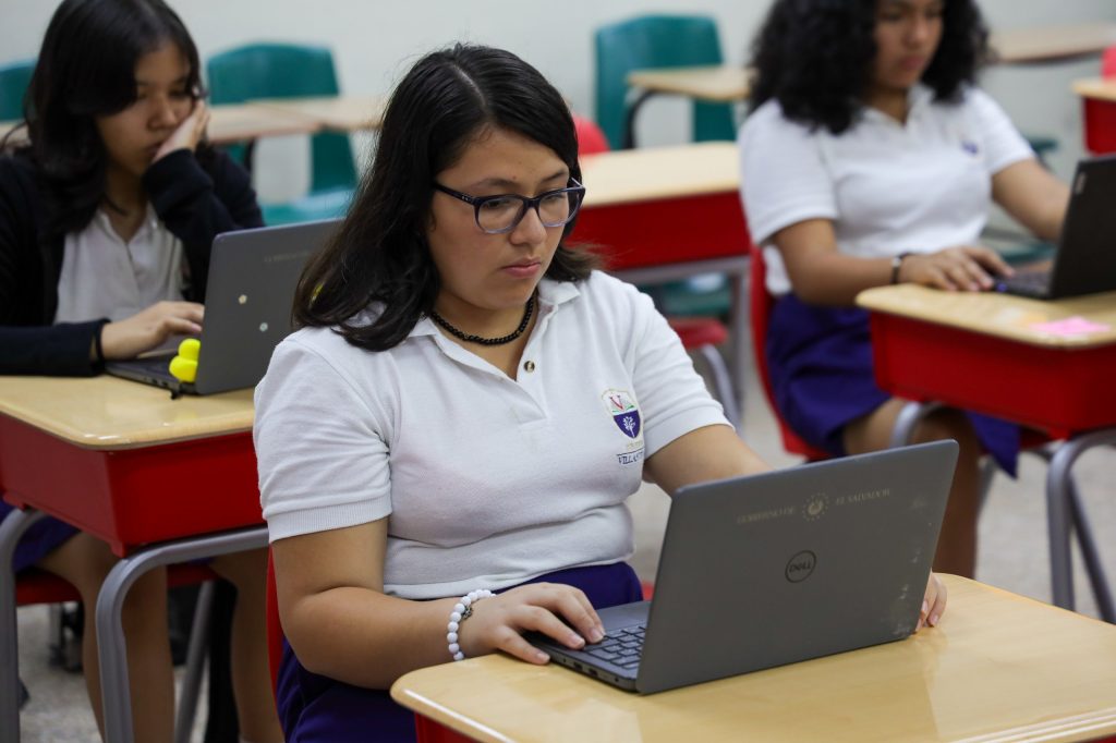 Educación formal para niñas rurales Colegio Villanueva Zaragoza — foto del proyecto 1